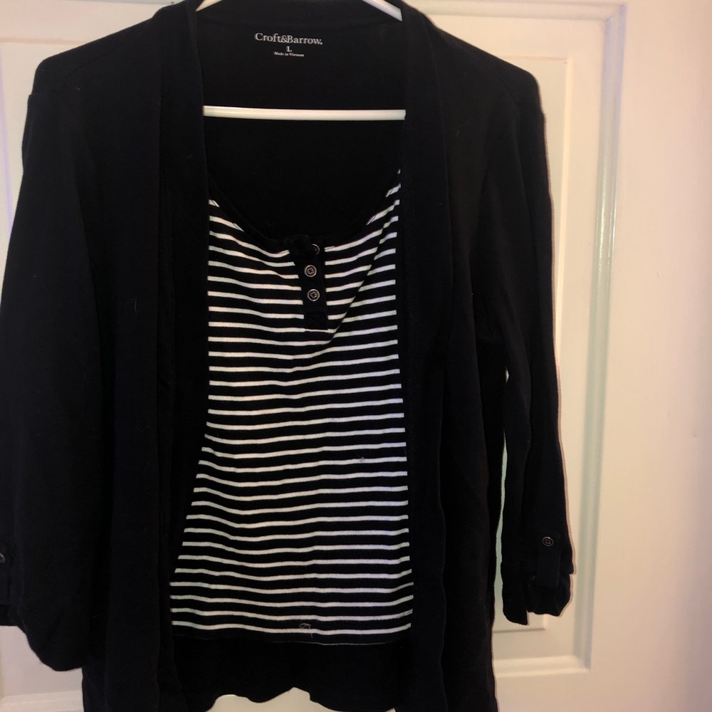 1 piece look Cardigan Size Large